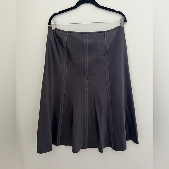 Tahari Gray Silk Skirtl - Picture 4 of 12